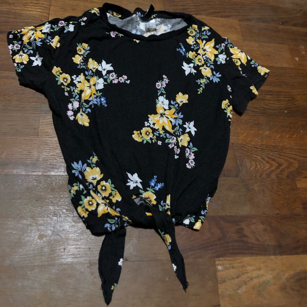 tied t-shirt